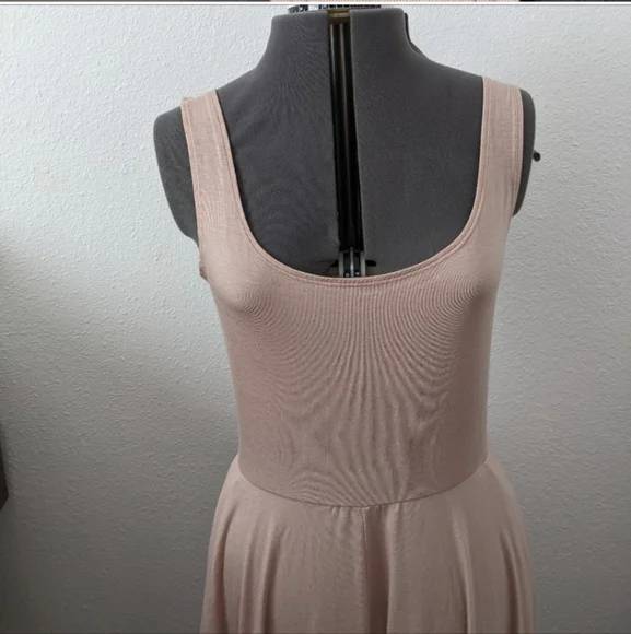 Reformation Pink Pleated Midi Sundress - Picture 4 of 4